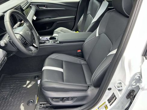 New 2026 Toyota Camry Hybrid w/ Convenience Package FWD image 14