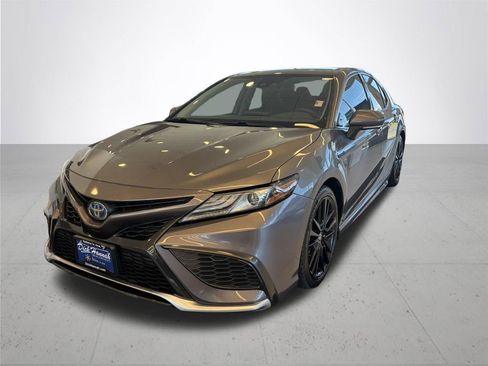 Used 2021 Toyota Camry XSE FWD image 2