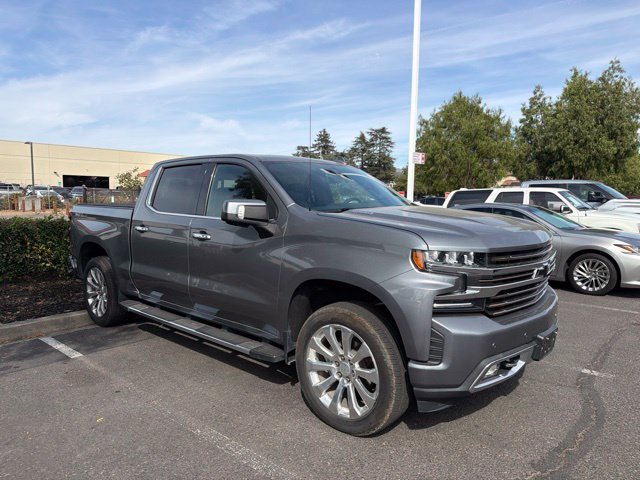 Used 2020 Chevrolet Silverado 1500 High Country w/ Technology Package AWD/4WD image 2