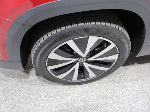 Used 2022 Volkswagen Taos SE AWD/4WD image 9