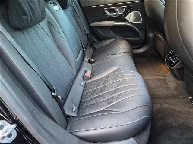 Used 2022 Mercedes-Benz EQS 580 4MATIC Sedan image 19
