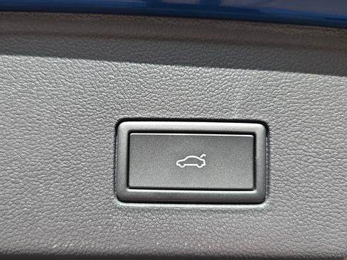 New 2026 Volkswagen Atlas Cross Sport SE AWD/4WD image 13