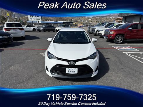 Used 2018 Toyota Corolla LE image 2