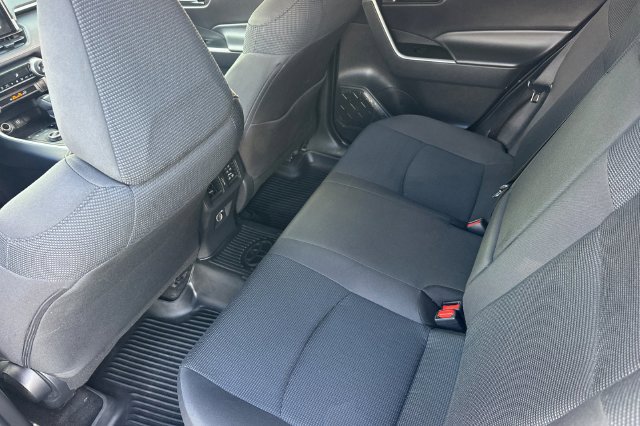 Certified 2024 Toyota RAV4 LE AWD/4WD image 16