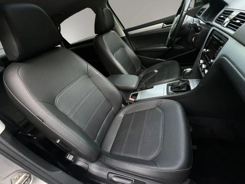 Used 2012 Volkswagen Passat TDI SE FWD image 23