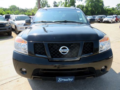 Used 2015 Nissan Armada SV image 2