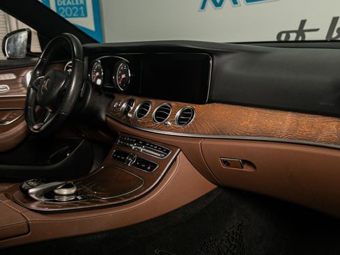 Used 2018 Mercedes-Benz E 300 E 300 RWD Sedan w/ Premium 1 Package image 29