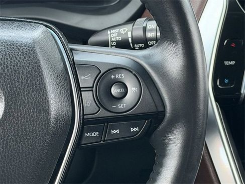 Used 2023 Toyota Venza Limited image 28