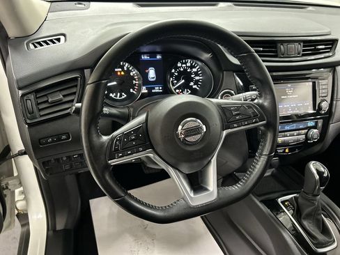 Used 2020 Nissan Rogue SV AWD/4WD image 4