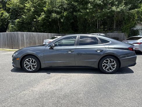 Used 2023 Hyundai Sonata SEL FWD image 2