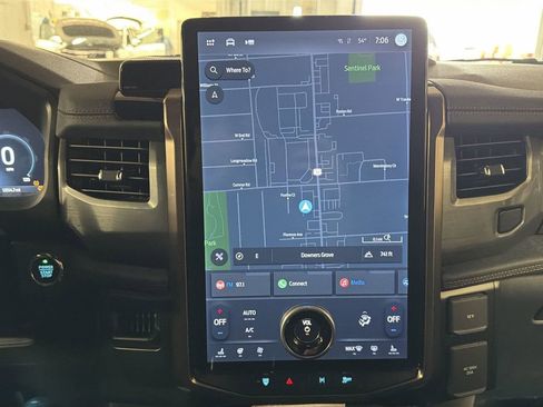 Used 2023 Ford F150 Lightning Lariat image 20