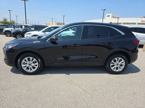 Certified 2023 Ford Escape Active AWD/4WD image 2