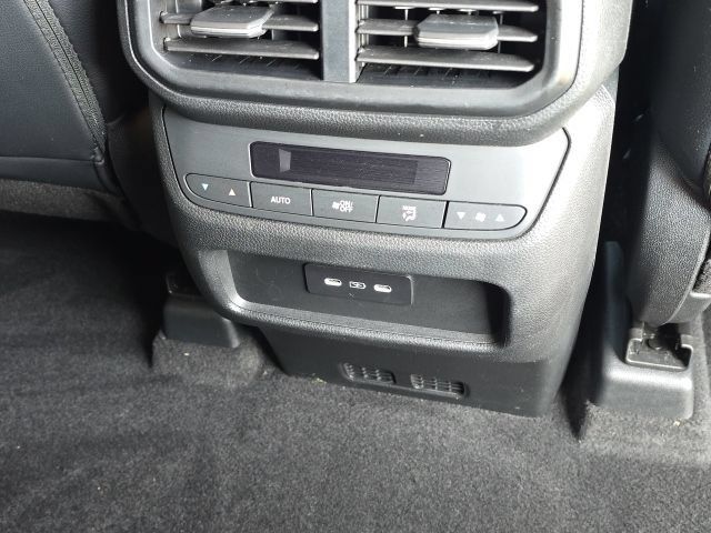 Used 2025 Honda Pilot Touring image 21
