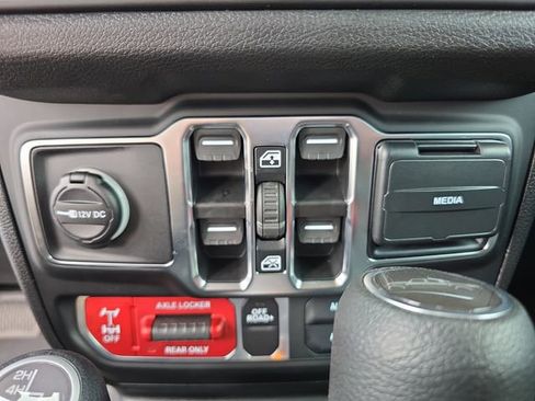 New 2026 Jeep Gladiator Willys AWD/4WD image 16