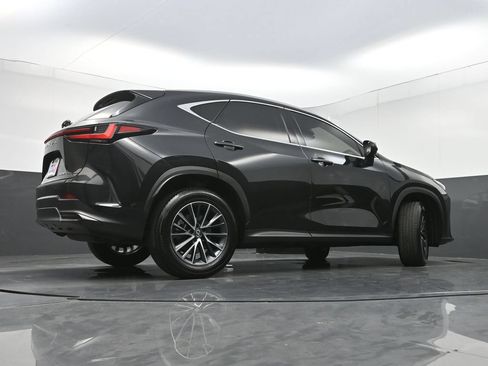 Used 2025 Lexus NX 250 FWD w/ Towing Package (2000 Lbs) image 30
