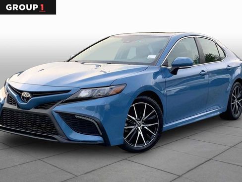 Used 2023 Toyota Camry SE w/ Convenience Package image 1
