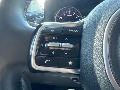 Used 2023 Kia Carnival LX FWD image 49