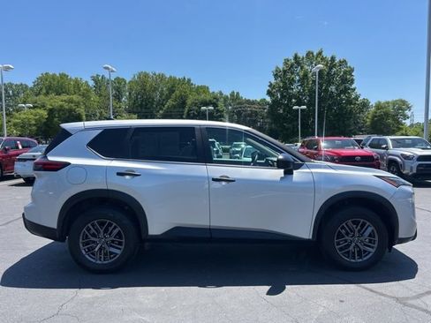 Used 2024 Nissan Rogue S FWD image 5
