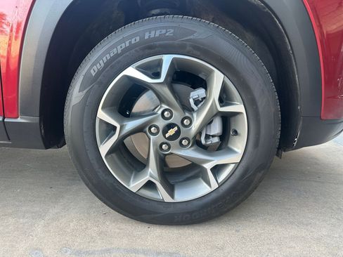 Used 2025 Chevrolet Trax LT image 28