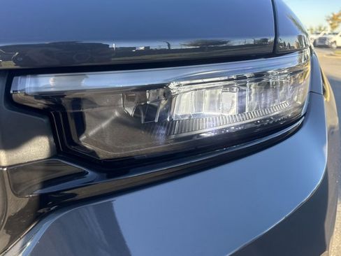 Certified 2025 Jeep Grand Cherokee Altitude image 11