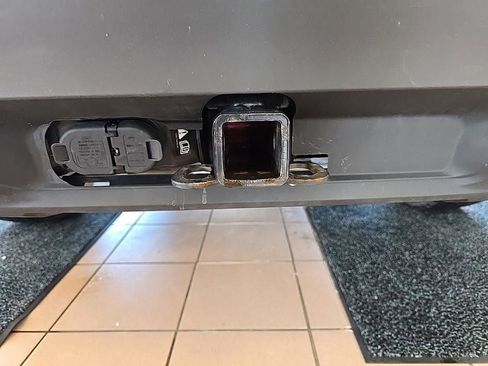 Used 2024 Ford Explorer XLT w/ Class IV Trailer Tow Package image 29