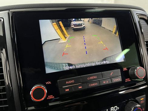 Used 2024 Nissan Titan SV image 21