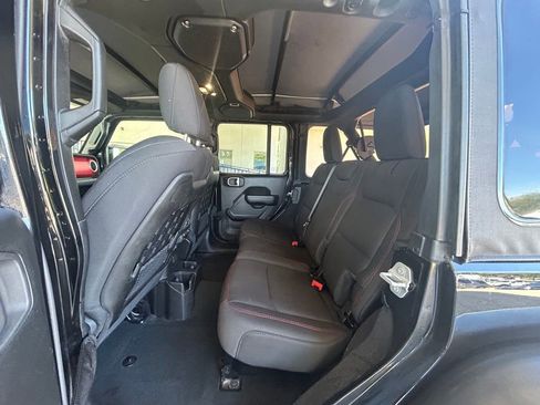 Used 2022 Jeep Wrangler Unlimited Rubicon image 32