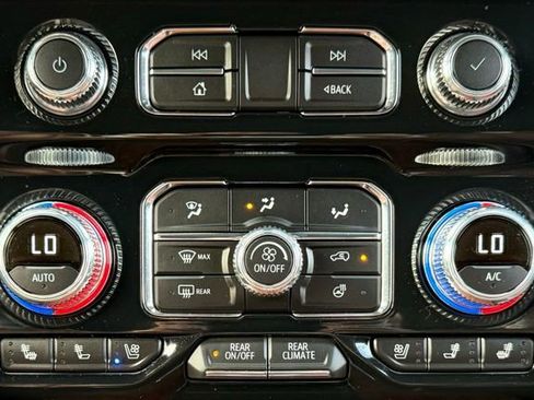 Used 2023 GMC Yukon Denali Ultimate AWD/4WD image 45