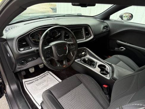 Used 2016 Dodge Challenger R/T w/ Driver Convenience Group RWD image 17