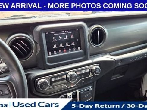 Used 2023 Jeep Wrangler Unlimited w/ Cold Weather Group AWD/4WD image 17
