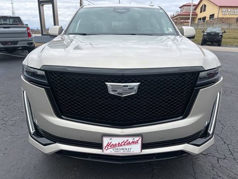 Used 2024 Cadillac Escalade Sport Platinum w/ LPO, ONYX Package image 2