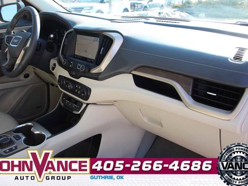 Used 2022 GMC Terrain Denali w/ Denali Premium Package image 16
