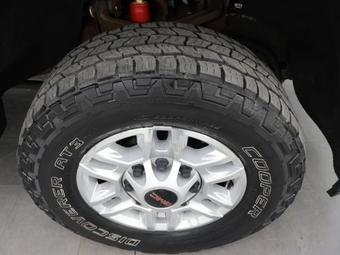 Used 2021 GMC Sierra 2500 SLE w/ X31 Off-Road Package AWD/4WD image 3