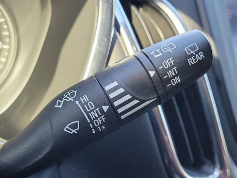 Used 2023 Chevrolet Equinox LT image 12