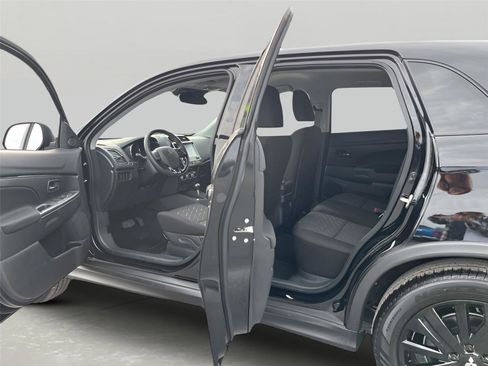 Used 2025 Mitsubishi Outlander Sport LE image 31