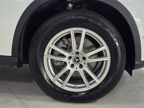 Used 2024 Mercedes-Benz GLC 300 4MATIC image 9