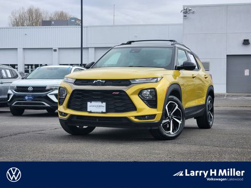 Used 2023 Chevrolet TrailBlazer RS w/ Sun and Liftgate Package image 1