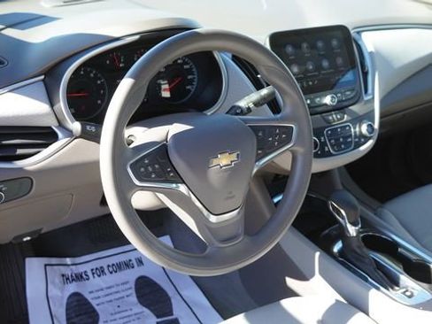 Used 2024 Chevrolet Malibu LT image 17