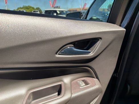 Used 2021 Chevrolet Equinox LT FWD image 29