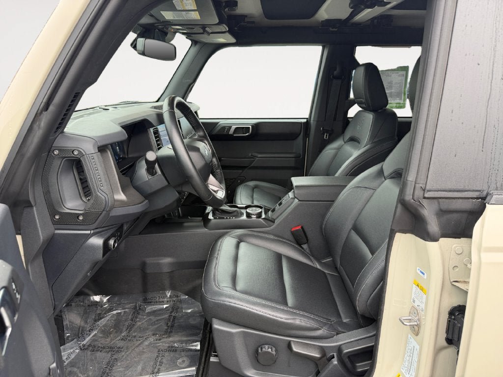 Used 2025 Ford Bronco Badlands AWD/4WD image 7
