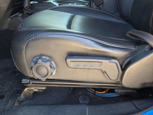 Used 2021 Jeep Wrangler Unlimited Rubicon w/ Dual Top Group image 25