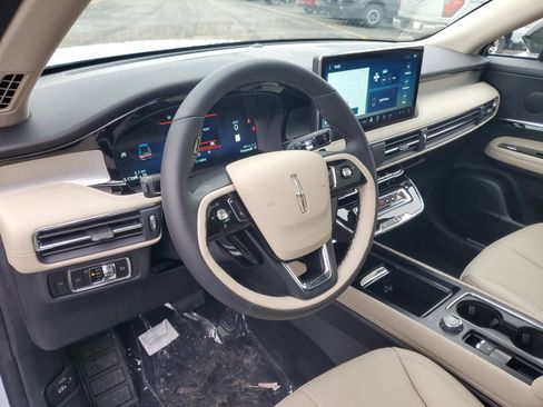 New 2026 Lincoln Corsair Premiere image 13