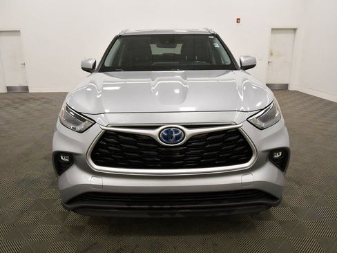Used 2022 Toyota Highlander XLE image 11