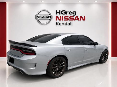 Used 2022 Dodge Charger Scat Pack RWD image 5