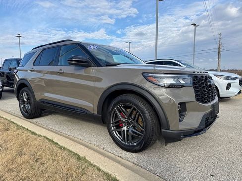 New 2026 Ford Explorer ST w/ Sun And Sound Package AWD/4WD image 13