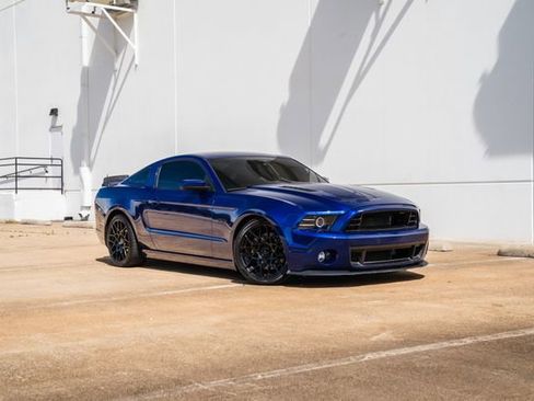 Used 2014 Ford Mustang GT Premium w/ Comfort Package image 18
