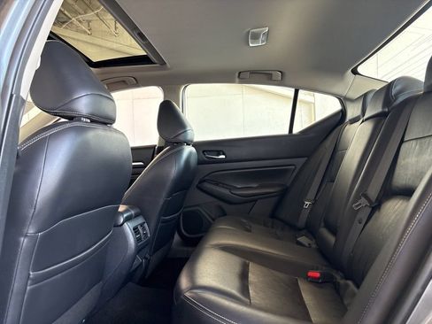 Used 2020 Nissan Altima 2.5 SL FWD image 6