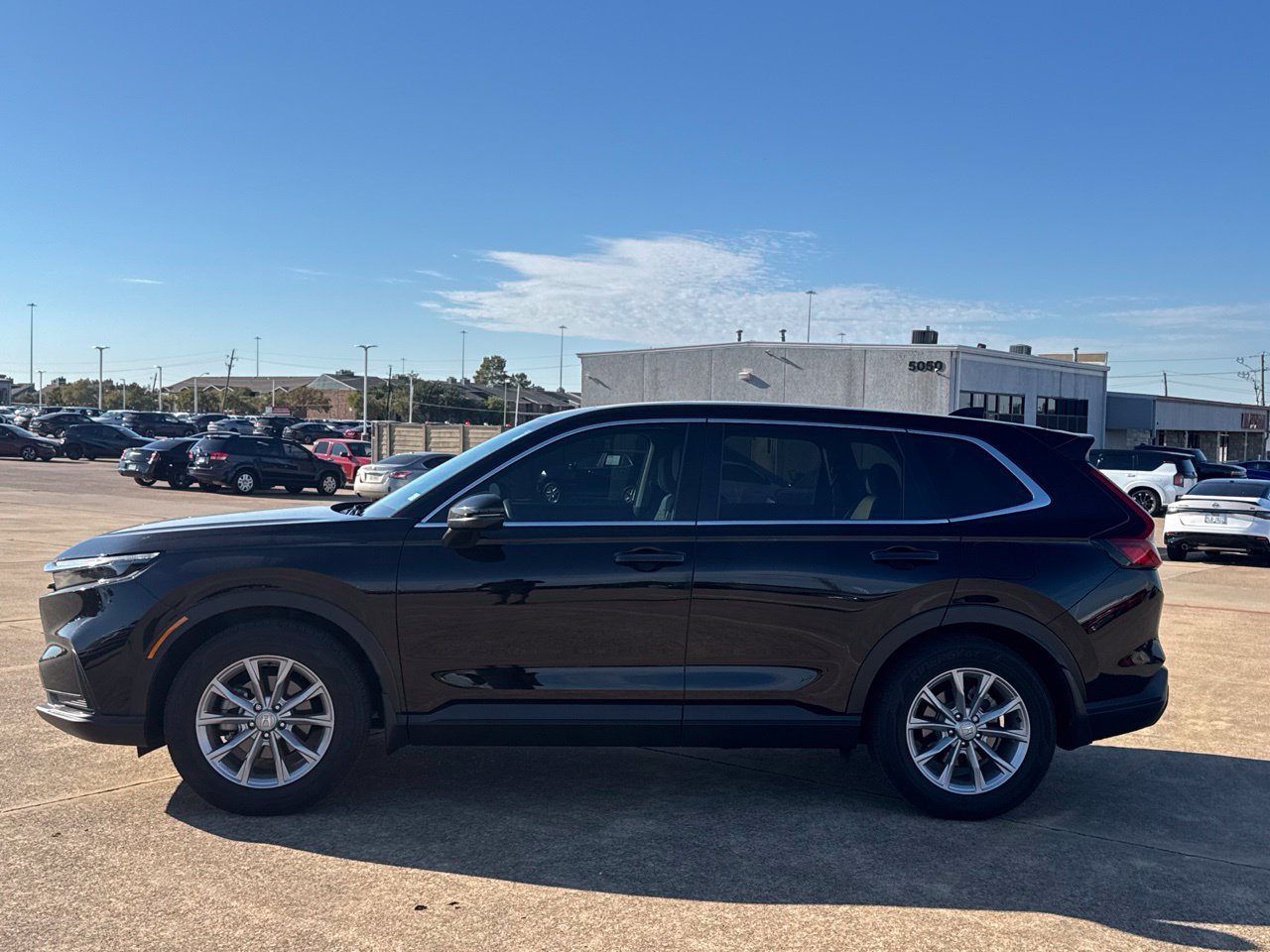 Used 2025 Honda CR-V EX image 16