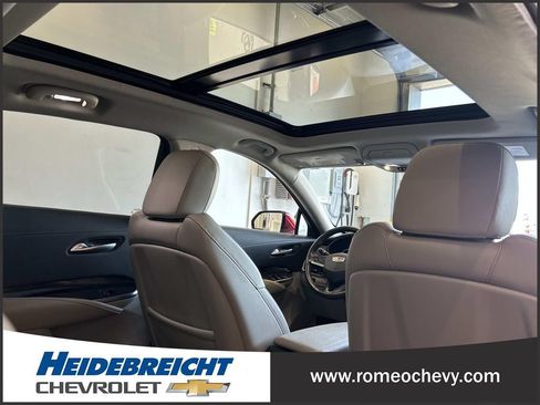 Used 2022 Cadillac XT4 Luxury w/ Cold Weather Package AWD/4WD image 33