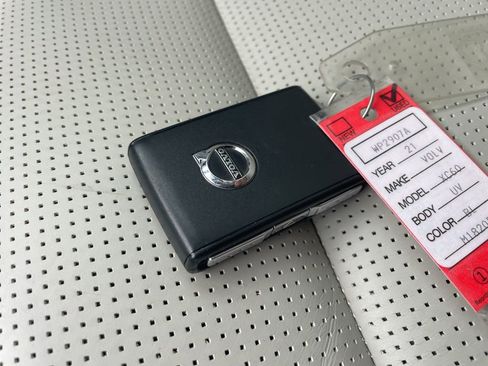 Certified 2025 Volvo V60 B5 Cross Country Ultra image 44